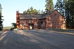 Oravasaari school