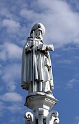 Estatua de Santa Reinilde en Saintes (Bélgica).