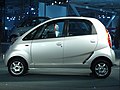 Tata Nano серебристый