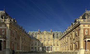 Gran Patio del castillo ampliado (1661-1678), de Louis Le Vau