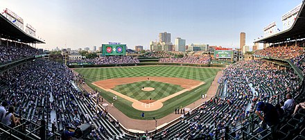 Description de l'image Wrigley Field 2018 - 42195054760.jpg.