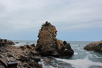 투구바위 측면