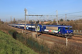 BB 7602 en tête d'une rame de VB 2N.