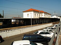 Estação Velha de Coimbra, junto ao limite com a vizinha freguesia de Santa Cruz