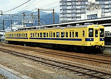 先頭車化改造車のクモハ105-31+クハ104-26 （1984年7月 横川駅）