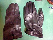 革製の黒の手袋
