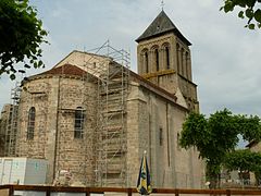 Campanario-porche de la abacial de Lesterps