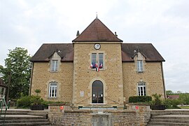 The town hall in Plainoiseau