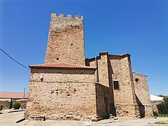 Torreón y sacristía y ábside de la Iglesia de la Asunción de Trévago