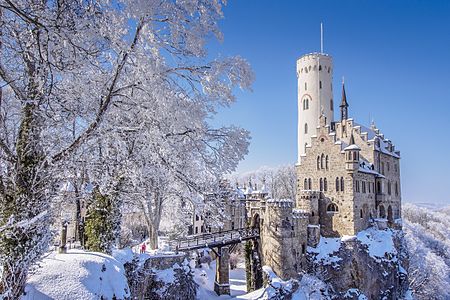 19. Platz: Janobi Neu! mit Schloss Lichtenstein auf der Schwäbischen Alb – Deutschland