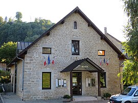 The town hall in L'Étoile