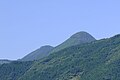 城峯公園から望む東西御荷鉾山