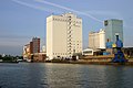 Blick auf die Silo-Anlagen der Agravis Raiffeisen AG am Dortmund-Ems-Kanal in Münster