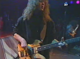 Murray performing with Vow Wow in 1988
