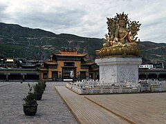 [en→ar]Rongwo Tibetan Buddhist Monastery in Tongren County