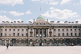 Fachada al patio de Somerset House (1776-1796), Londres