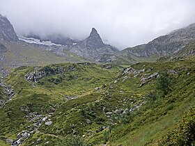 Vue de l'aiguille du Mort depuis le nord.