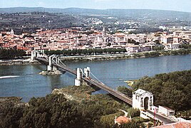 Puente colgante en Bourg-Saint-Andéol (1830).