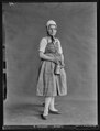 Junge Frau in der Burefeufi-Tracht aus dem Knonaueramt, 1905