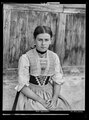 Appenzell Innerrhoden, junge Frau in Appenzeller Tracht, 1906