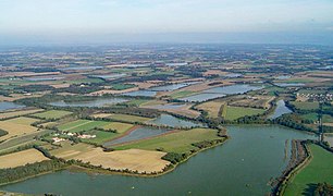 Le plateau et les étangs de la Dombes, dans l'ouest.