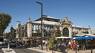 Les halles, façade cours Mirabeau.