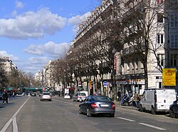 En direction de la place des Ternes.