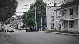 Rue Masson (au coin de la rue Saint-Jean) dans le village d'en bas