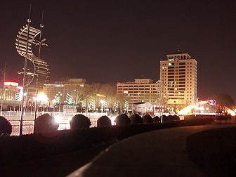 La vue nocturne de Shijiazhuang (Chine). (définition réelle 2 560 × 1 920*)