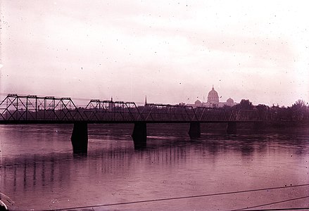The bridge as seen from City Island in 1908, over the Susquehanna River to Harrisburg