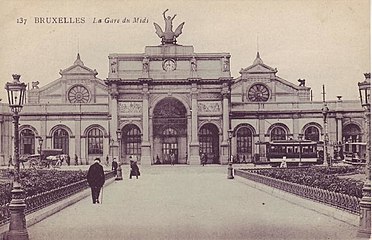 The second station's main facade and triumphal arch, c. 1920
