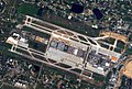 2002年6月，從國際太空站拍攝的中正國際機場[d]