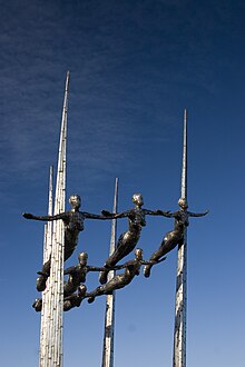 Colour photograph of Rick Kirby's 2003 sculpture Formation