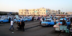 Praça de grands taxis em Inezgane