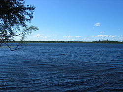 Järvinäkymä Uturankankaalta pohjoiseen.