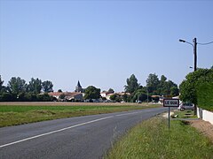 L'entrée depuis la route de Saujon.