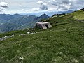 Monte Tombea, la stazione fortificata in calcestruzzo della teleferica realizzata della ditta Ceretti & Tanfani della Grande Guerra