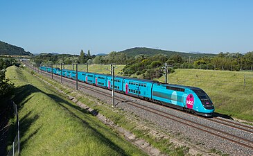 Rames TGV Ouigo sur la LGV Méditerranée, près de la commune de Montboucher-sur-Jabron.