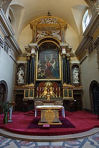 The altar and retable