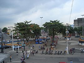 Praça no bairro.