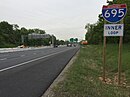 Inner Loop signage along the I-695 beltway between Exits 9 and 10