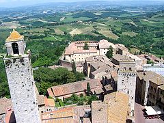 Vista aérea de la Torre Rognosa y la Plaza del Duomo