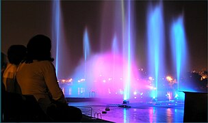 Spectacle eau et lumière sur le lac de la Save