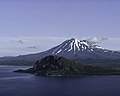 Volcan Peulik et lac Becharof