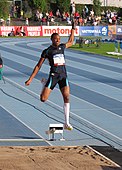 Godfrey Mokoena schied trotz seiner 7,98 m bereits in der Qualifikation aus, weil er bei gleicher Weite wie der zwölftbeste Springer keine weiteren gültigen Sprung hatte