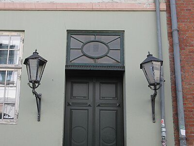 Detail of the main entrance.