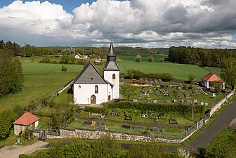 Pfarrkirche und Friedhof