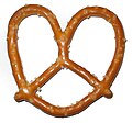 Bretzel - nombres de Betti : b0 = 1, b1 = 6, b2 = 1 - genre : g = 3.