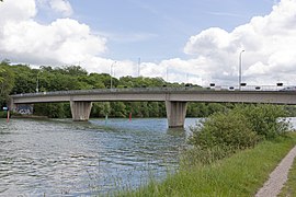 Le pont du Maréchal-Juin depuis la rive gauche de la Seine.