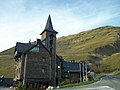 Hôtel con una torre a imitazione della chiesa